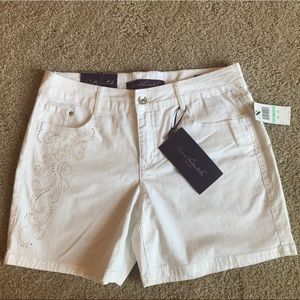 Gloria Vanderbilt White Shorts